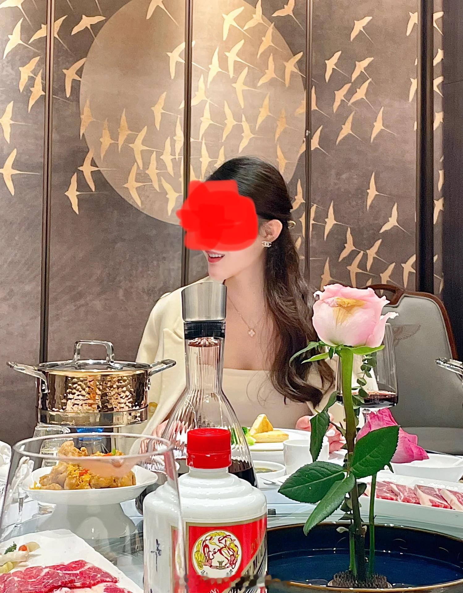 茅台也挺不住了？转：清明节假期，茅台批价继续下行，散飞价格下降到2580，较年初