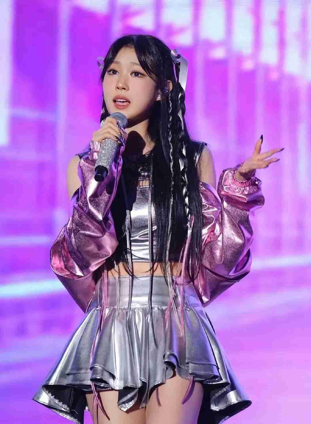 被小沈阳一家的营销整懵了！全网都叫沈佳润“妹宝”，刷到她的视频总以为还是个没长大