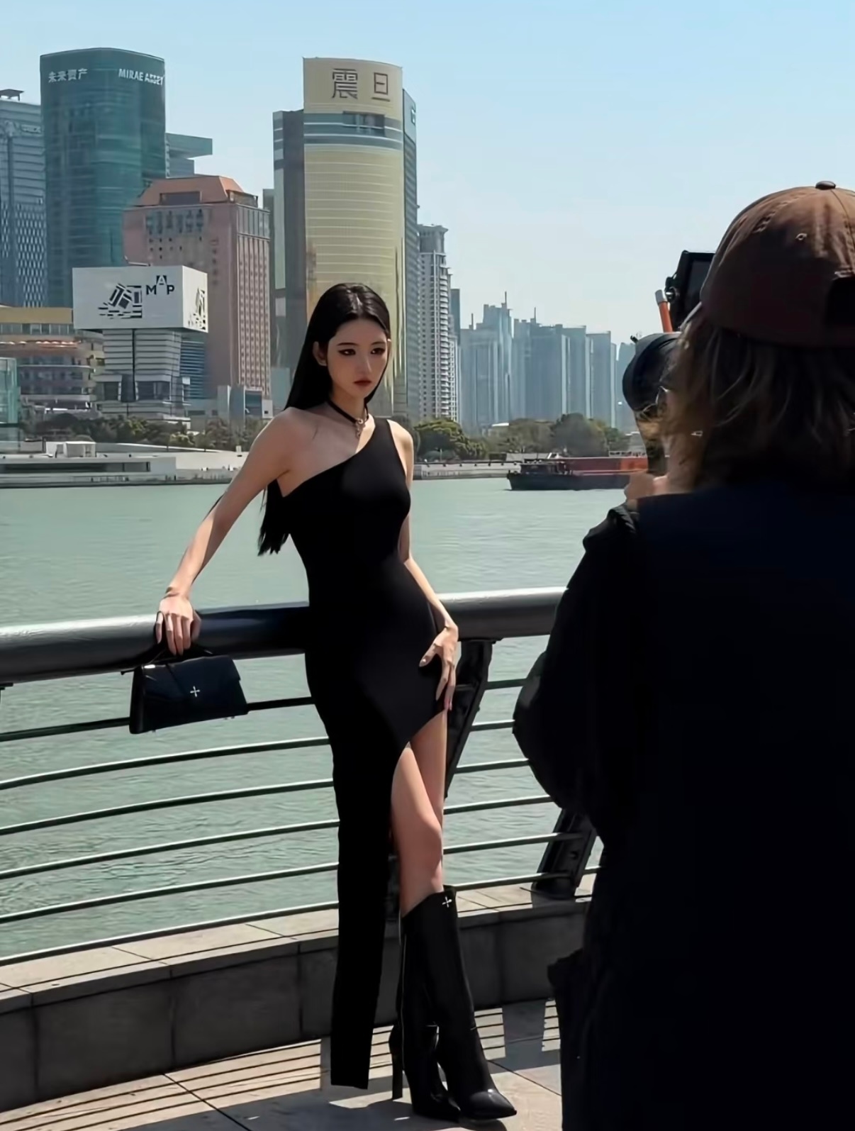 曝黄景瑜王玉雯恋情 诶？我前两天还在吃黄景瑜和张艺上的瓜，怎么今天又传和王玉雯了