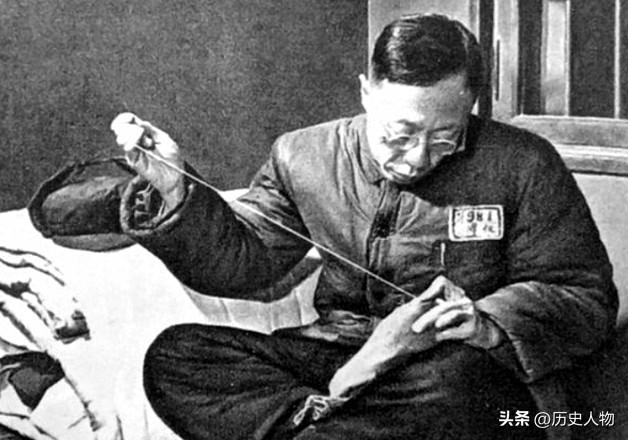 1959年溥仪获特赦，先后在北京植物园、全国政协文史委员会工作，1962年月薪定