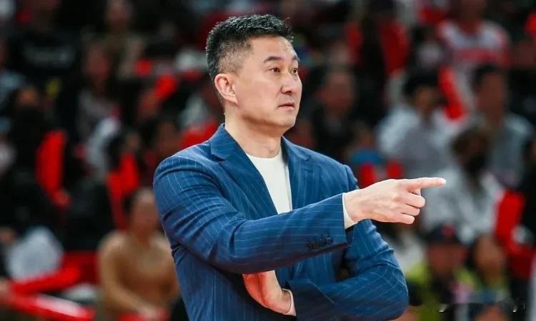 随着广东男篮122：126不敌浙江男篮，本场比赛暴露出3个可笑的事实。

1. 