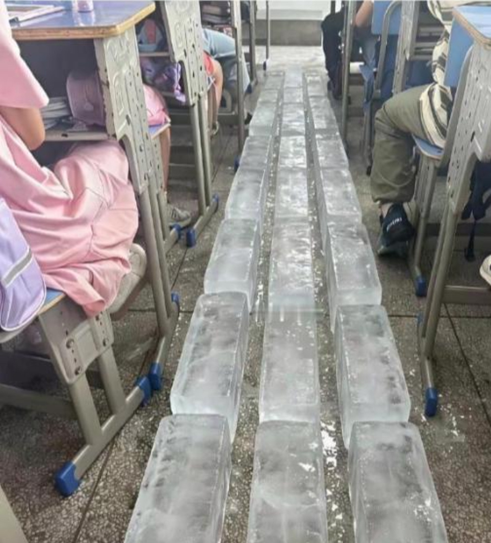 表弟的班级今天放的，不懂了，开空调不比这省钱多了？[费解] ​​​