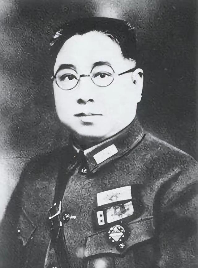 1930年，张辉瓒被俘虏。蒋介石提出想用 20 万大洋、一个旅的装备来换。结果张