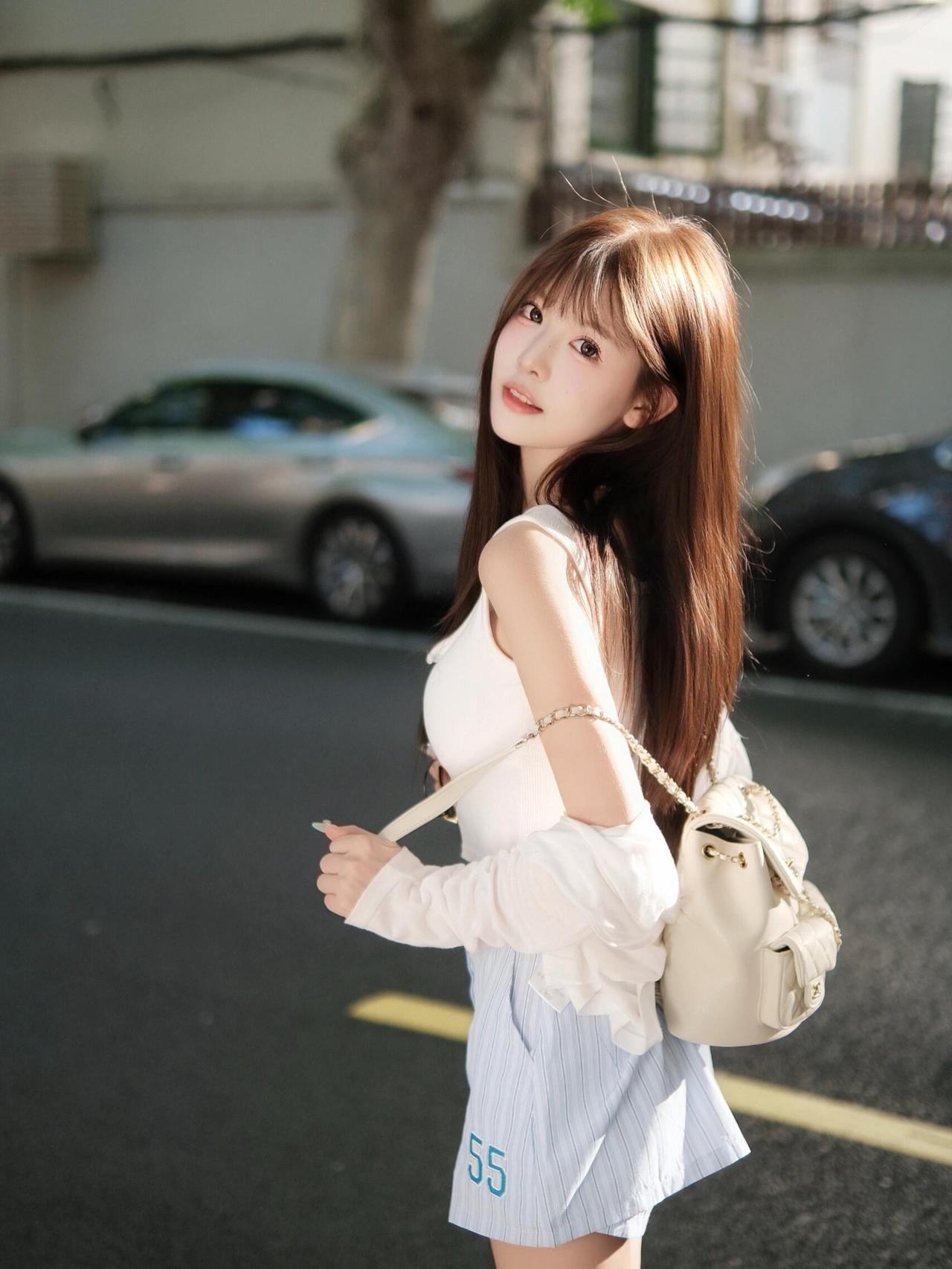 娇嫩少女穿搭自拍（9.8分）