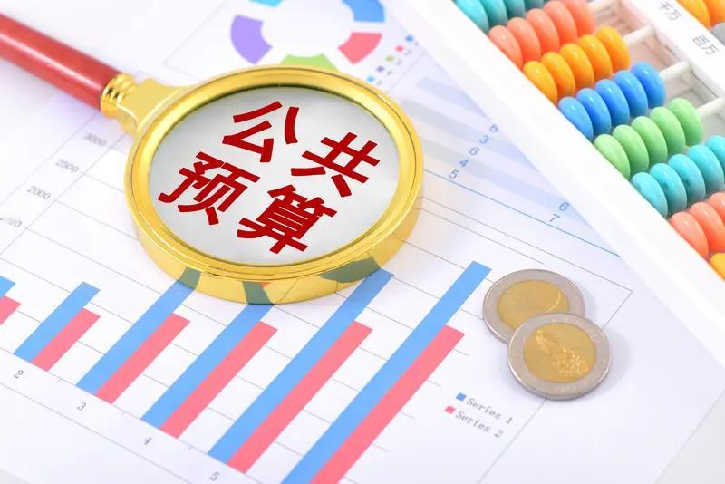 小区里总能发生些新鲜事，让人忍不住关注。浙江衢州柯城区亭川小区就超大方，从公共收