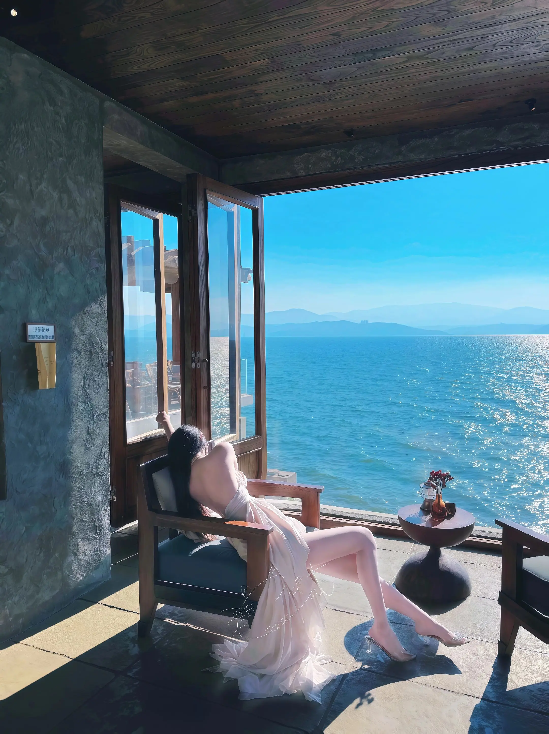 在发霉的世界里 想被阳光晒透