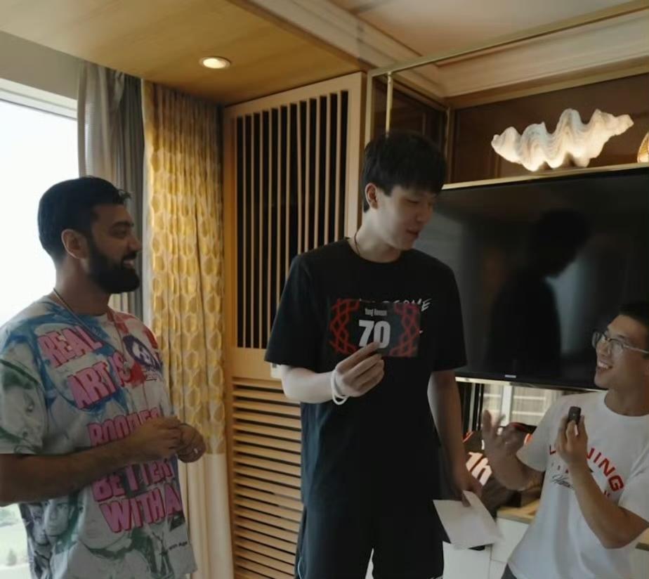 杨瀚森2K初始能力值是70，2K主管罗尼亲自去找杨瀚森公布了数值。

杨瀚森本来