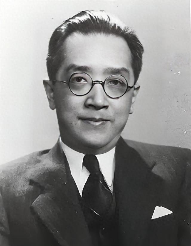 被骂了十余年从不还口,还在对方去世后为其辩护——这样的胸襟在民国文坛堪称异数。1