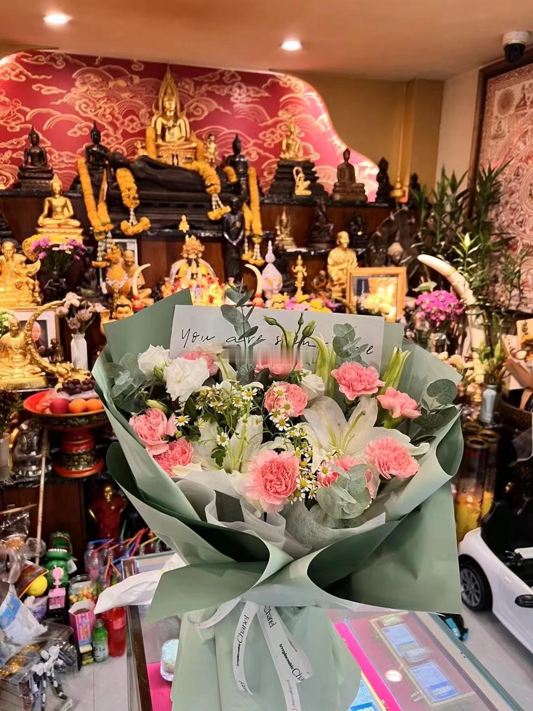 佛日还愿供奉鲜花💐今天妥妥的还愿日[胜利] ​​​