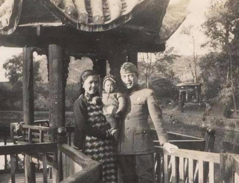 你可以告发我，也可以离婚。”1938年，得知身份被怀疑，一个女地下党员让丈夫在爱