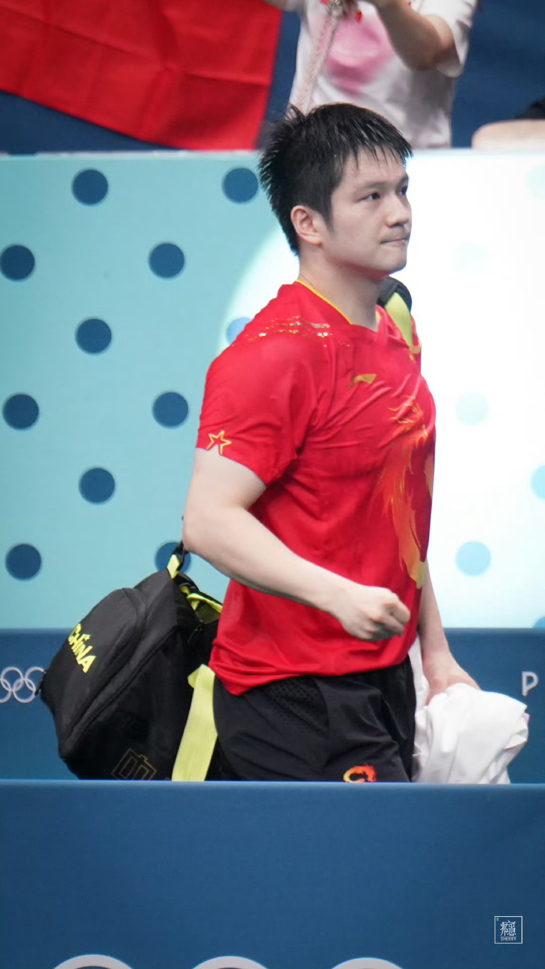 他站在那里 不是光芒拥抱他 而是光芒由他带来🏆｜图源水印 ​​​