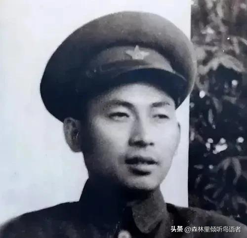 平型关的山沟里枪声刚炸成一片，担任主攻团团长的李天佑心里猛地一沉。日军的单兵作战