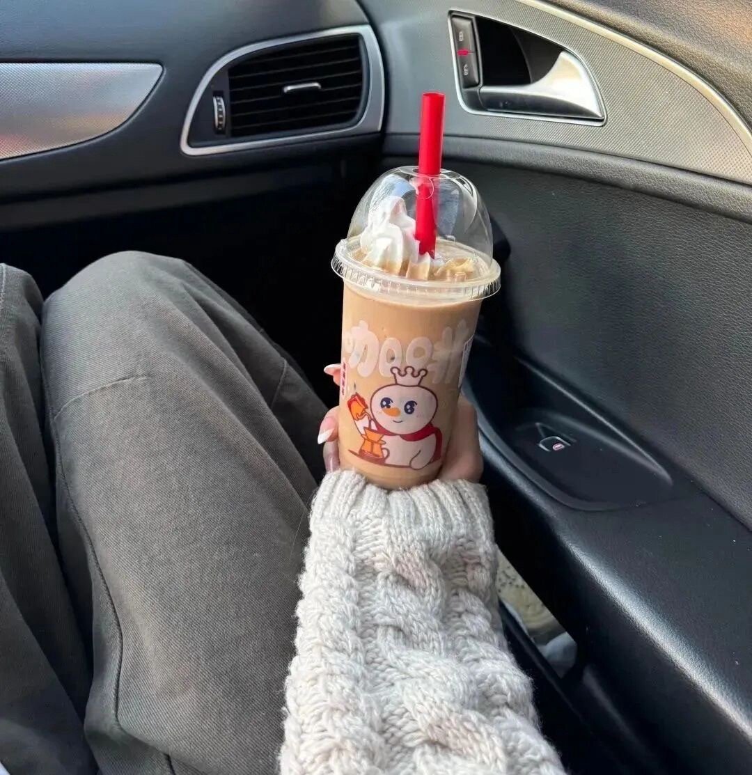 𝓯𝓲𝓷𝓮𓍼都讨厌虚伪的人，却喜欢听虚伪的话 