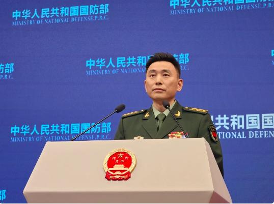 烧了。

在中国海警全程近距离监视的情况下，菲律宾非法坐滩军舰上的人员，直接在甲