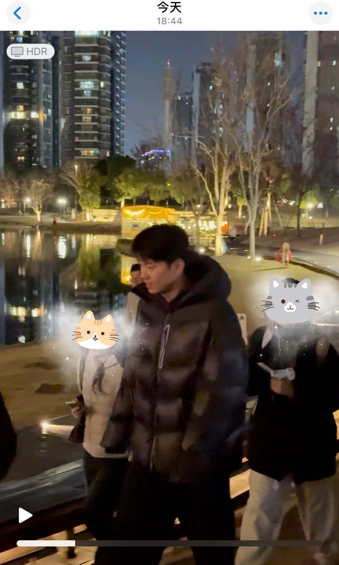 宝宝的萌袖真的太可爱了……… 