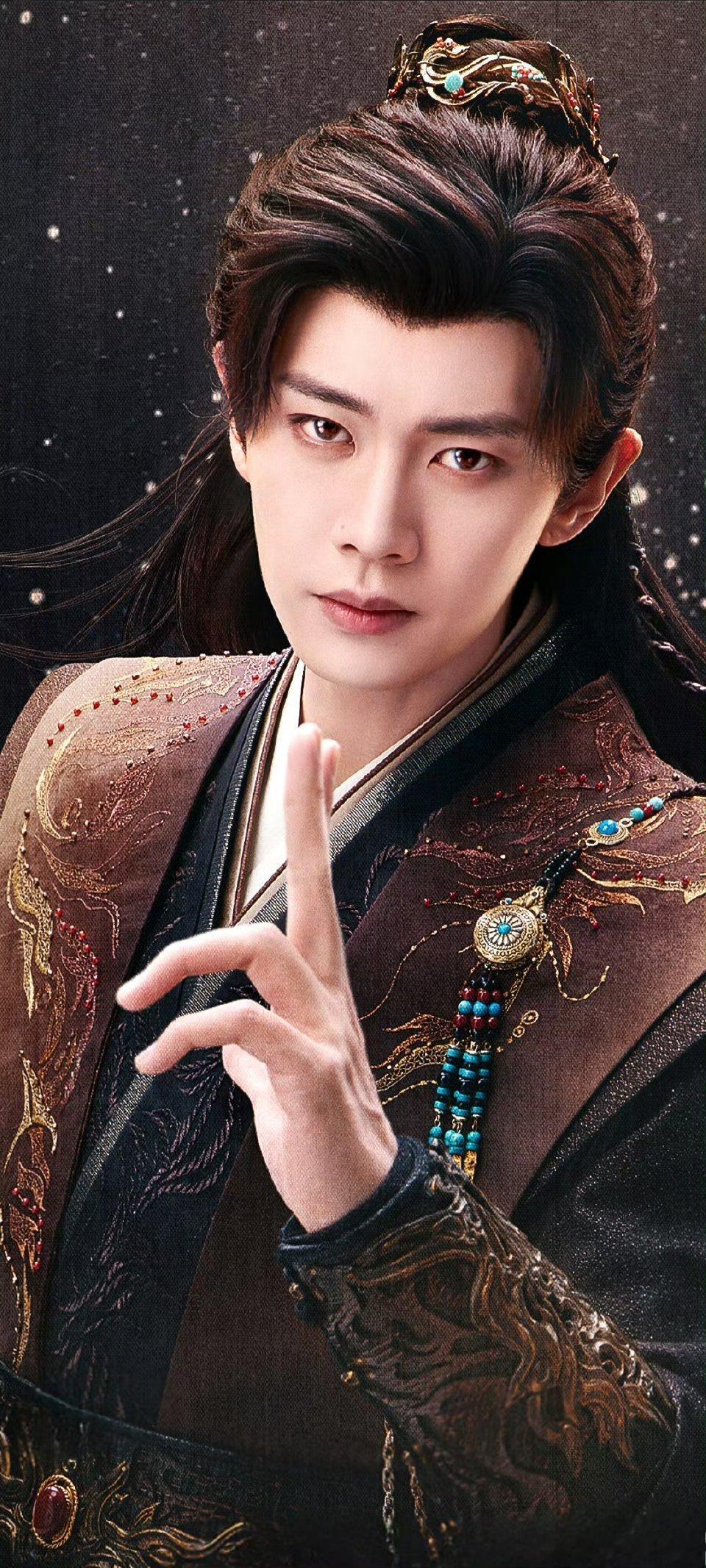 佳偶天成 ²同心镜上映出了一对男女，据说这面镜子很神奇，只能照出有姻缘的人。任嘉