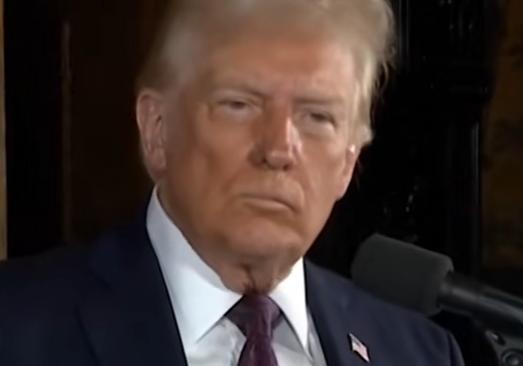 霍尔木兹海峡有意思了，伊朗一道封锁线，美国一道封锁线。伊朗要收费，美国说，凡是给