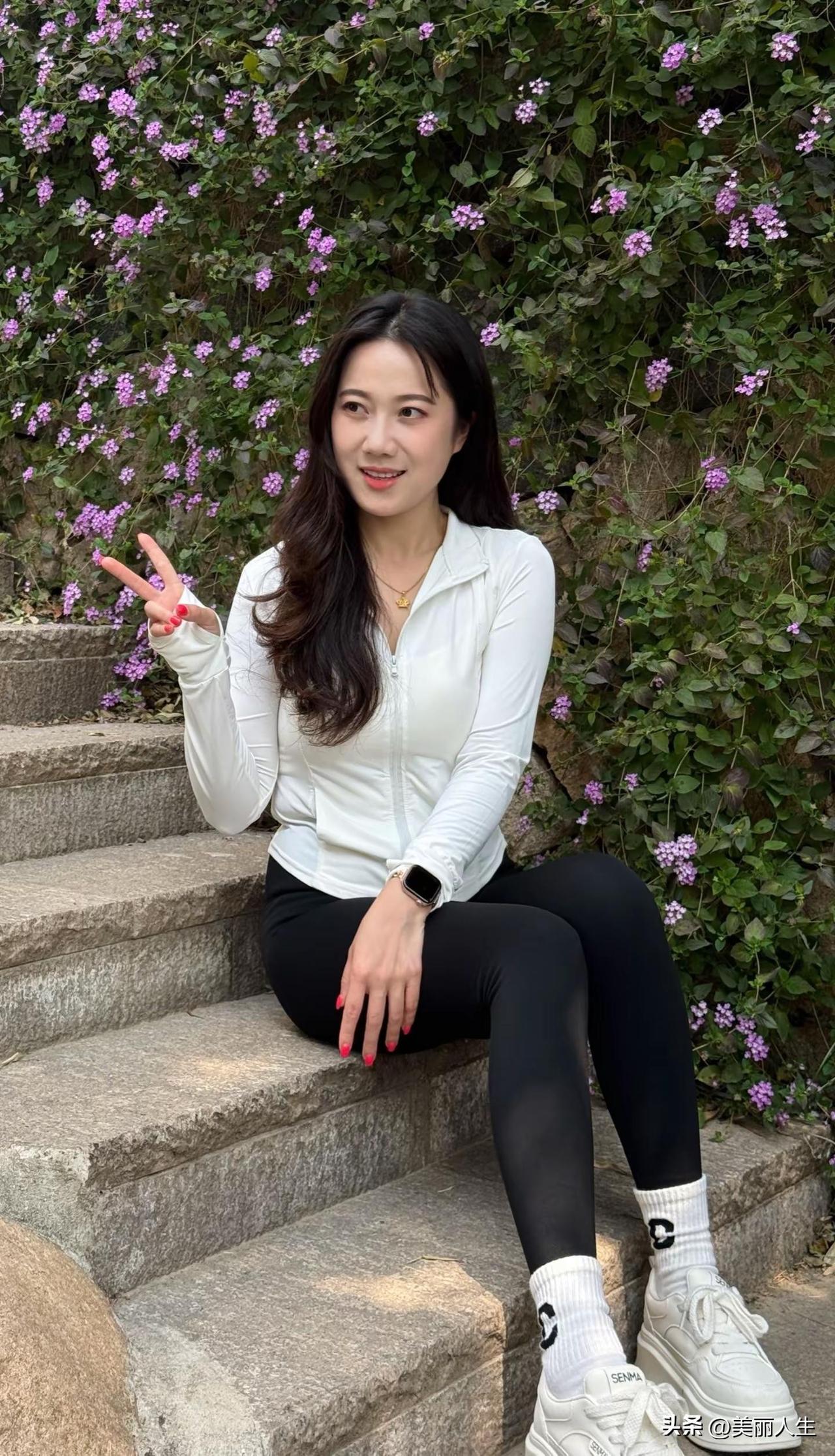 若到江南赶上春，千万和春住。"
杭州的春天是幅水墨未干的画卷——柳浪闻莺烟柳如梦