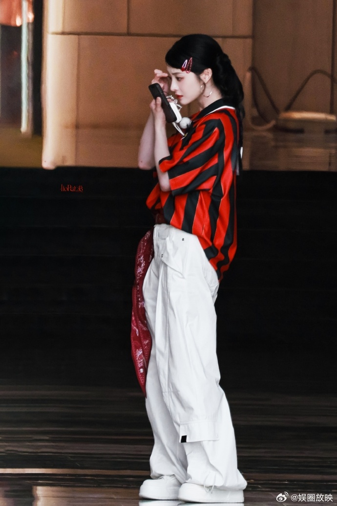 奔跑吧奔跑吧海口直播周洁琼海口录跑男状态好绝！镜头里活力满满超亮眼，姐姐多上综艺