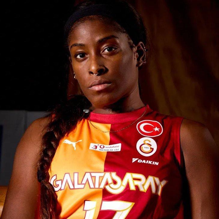 你拉联赛摸鱼王：第一局5扣2中2失误，1拦，一传到位率25% 