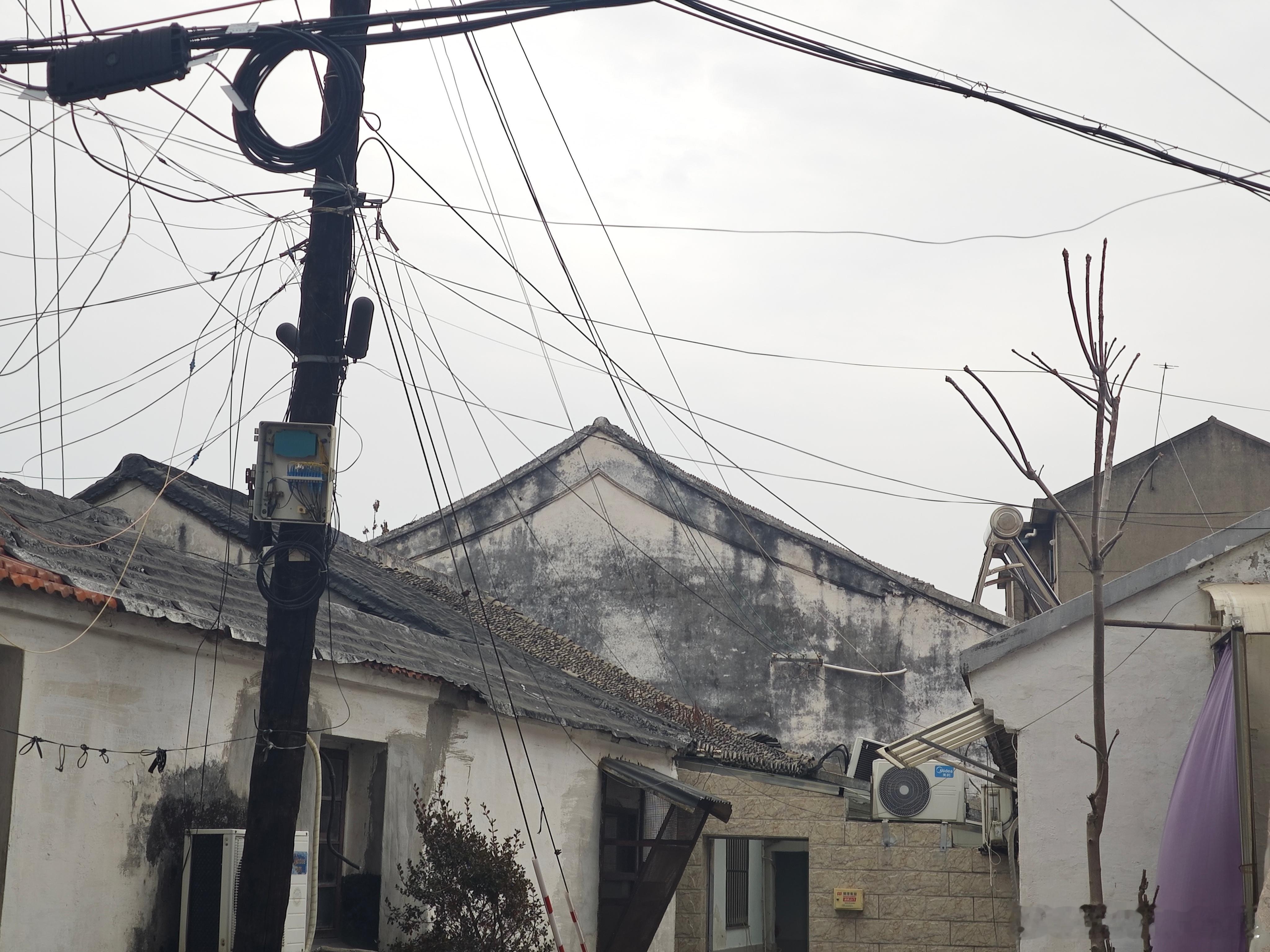 常熟虹桥下塘历史街区随景，此处自古就是当地大户聚居，虽然大多残破，但精品应该还有