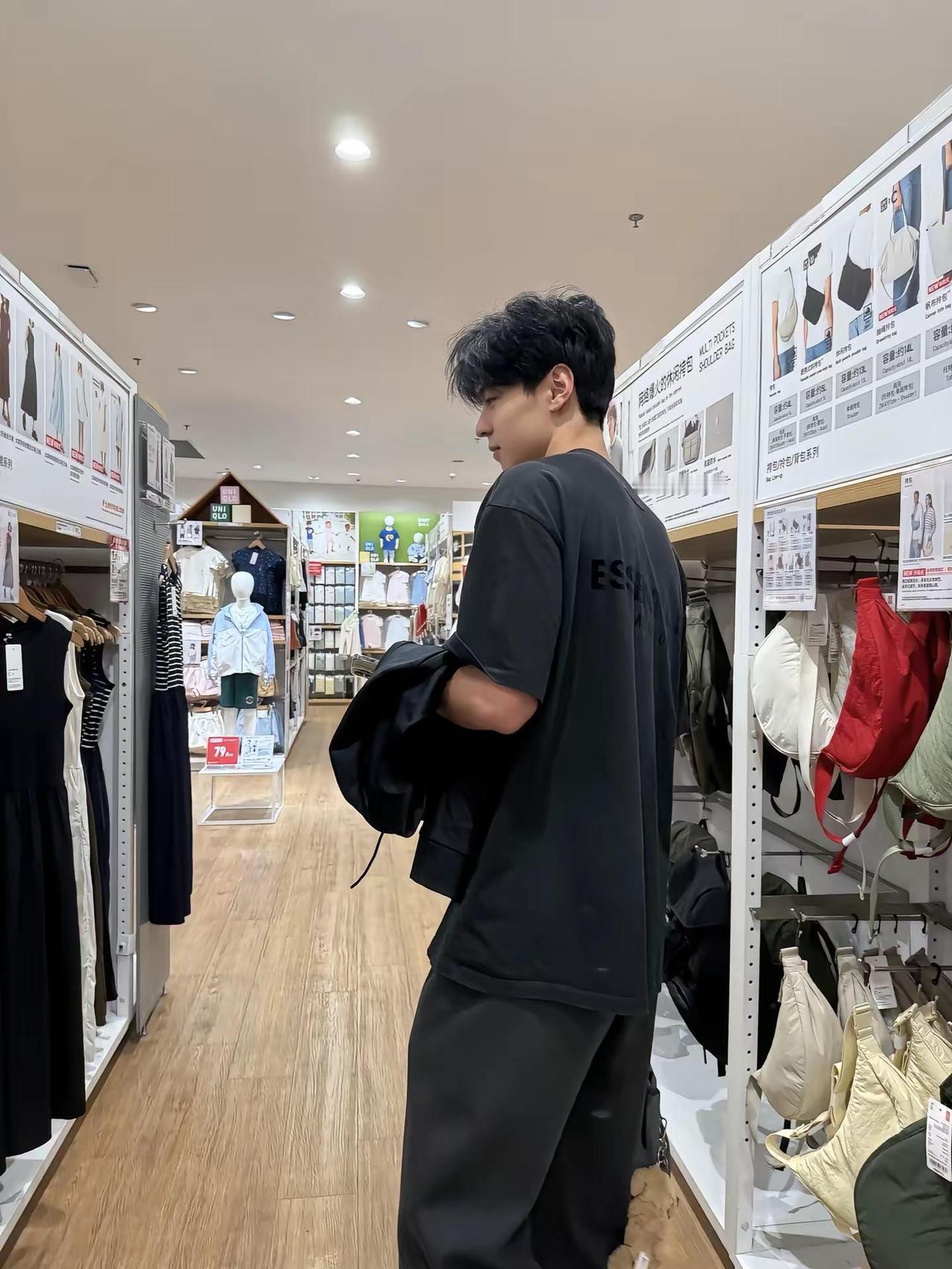 如果他193肩膀宽.…..