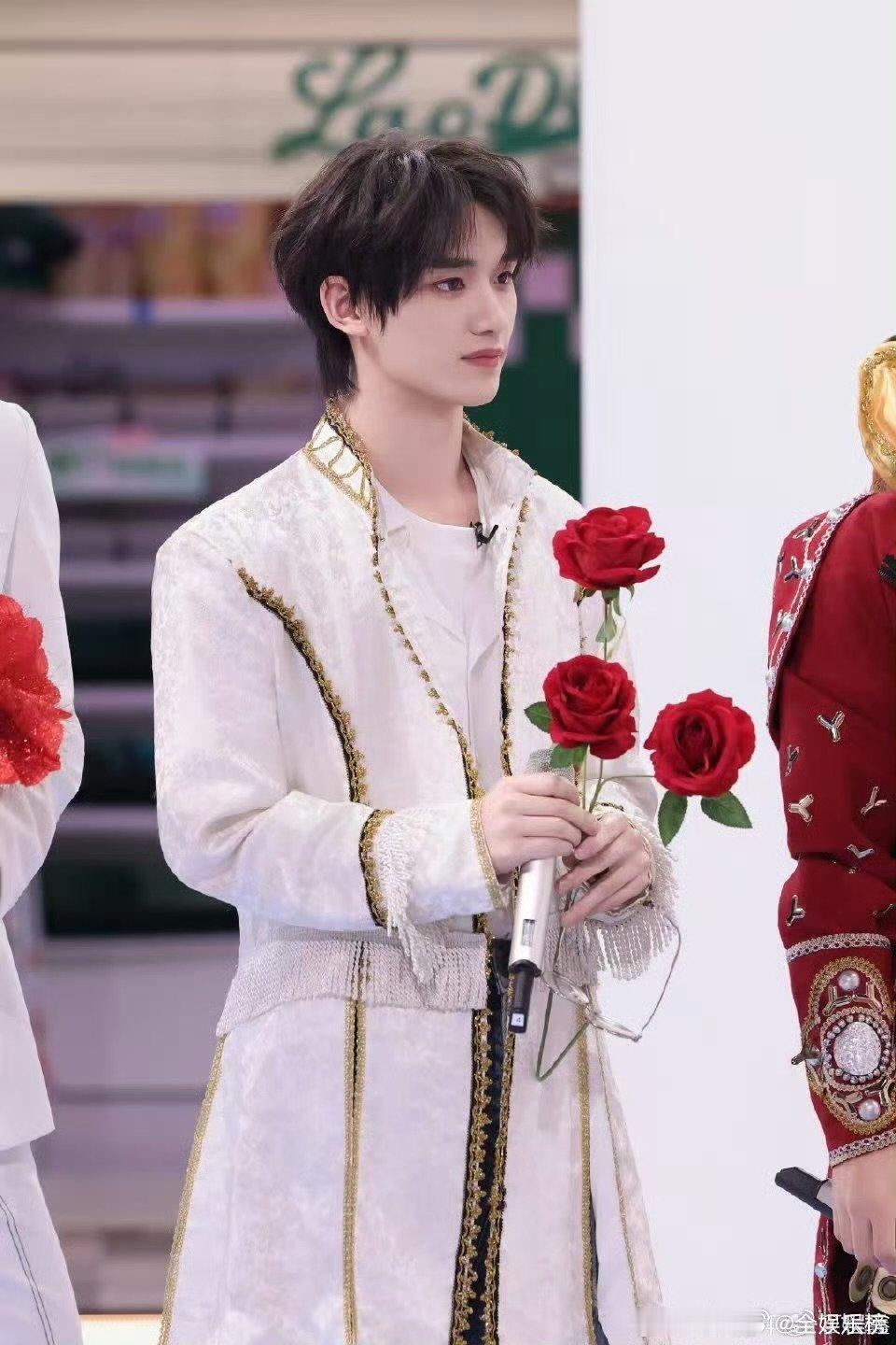 丁程鑫嘴比脑子快 你好星期六 救命！丁程鑫玩游戏真的不经过大脑？“你我他”要做动