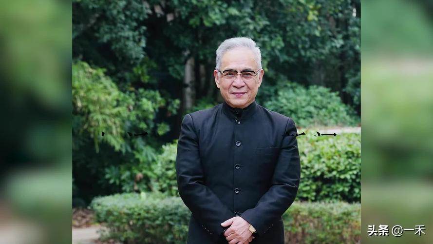 炸锅！81岁大爷短剧日入8000，银发顶流凭啥火出圈？
 
家人们谁懂啊！短剧圈