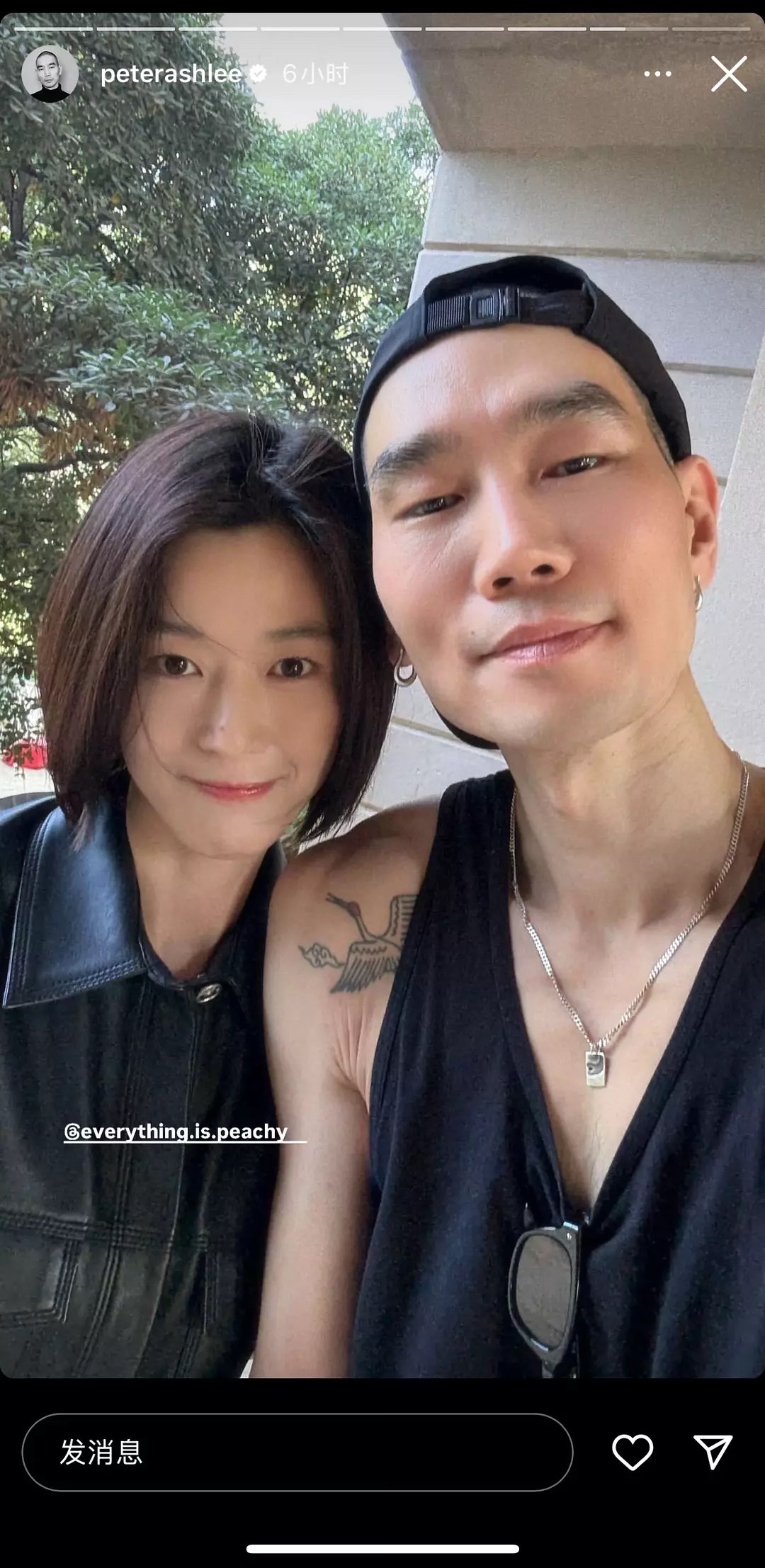 全智贤剪了赵丽颖同款短发，这姐这么多年一点没变，真的很耐看。 ​​​