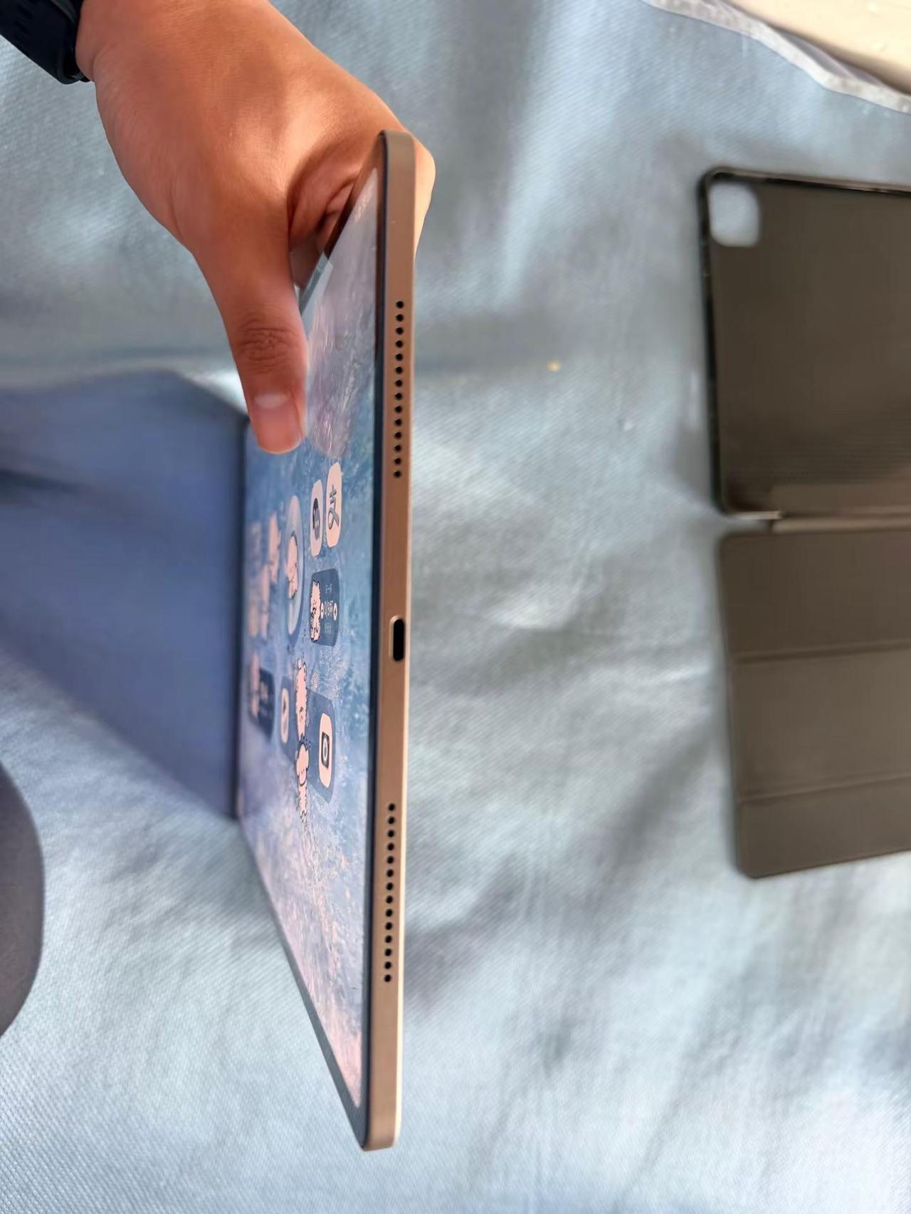 荣耀Magicpad3pro13.3体验。性能不错处理器骁龙8至尊版Gen5，玩
