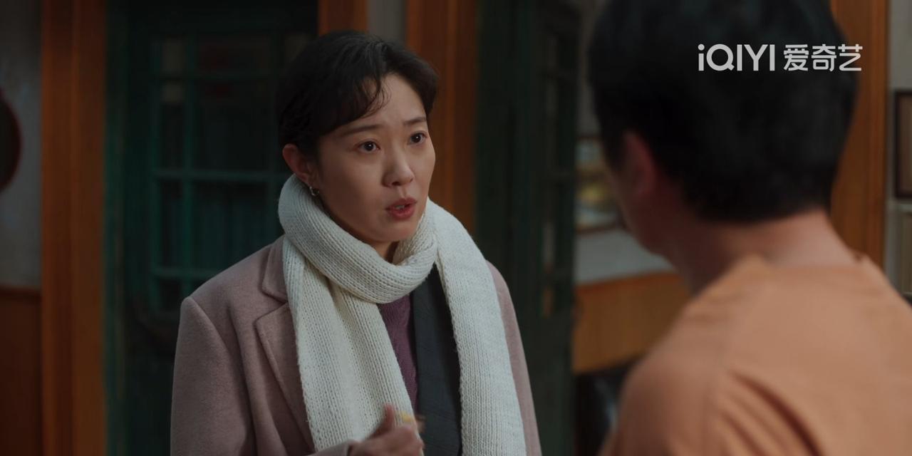 丈夫被警察带走的那天，是他老婆事业的真正起点。
你以为的绝境，是另一个人的破局。