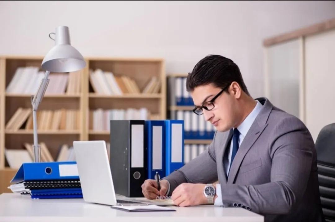 #秋日生活打卡季#选调生的薪资待遇因地区、级别、单位等因素存在较大差异，经济发达