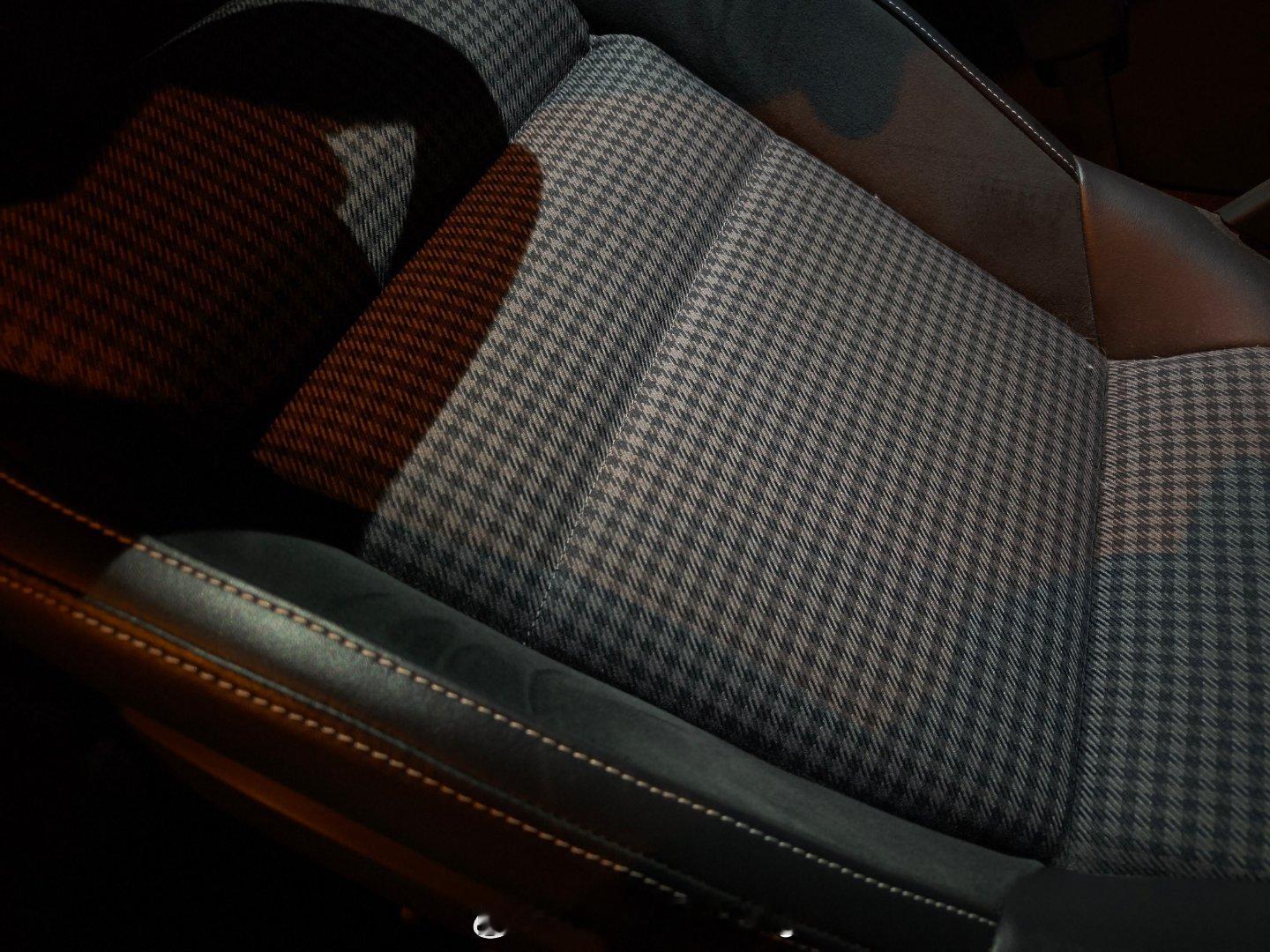 好凳子让织物座椅重新伟大MakeClothSeatGreatAgain