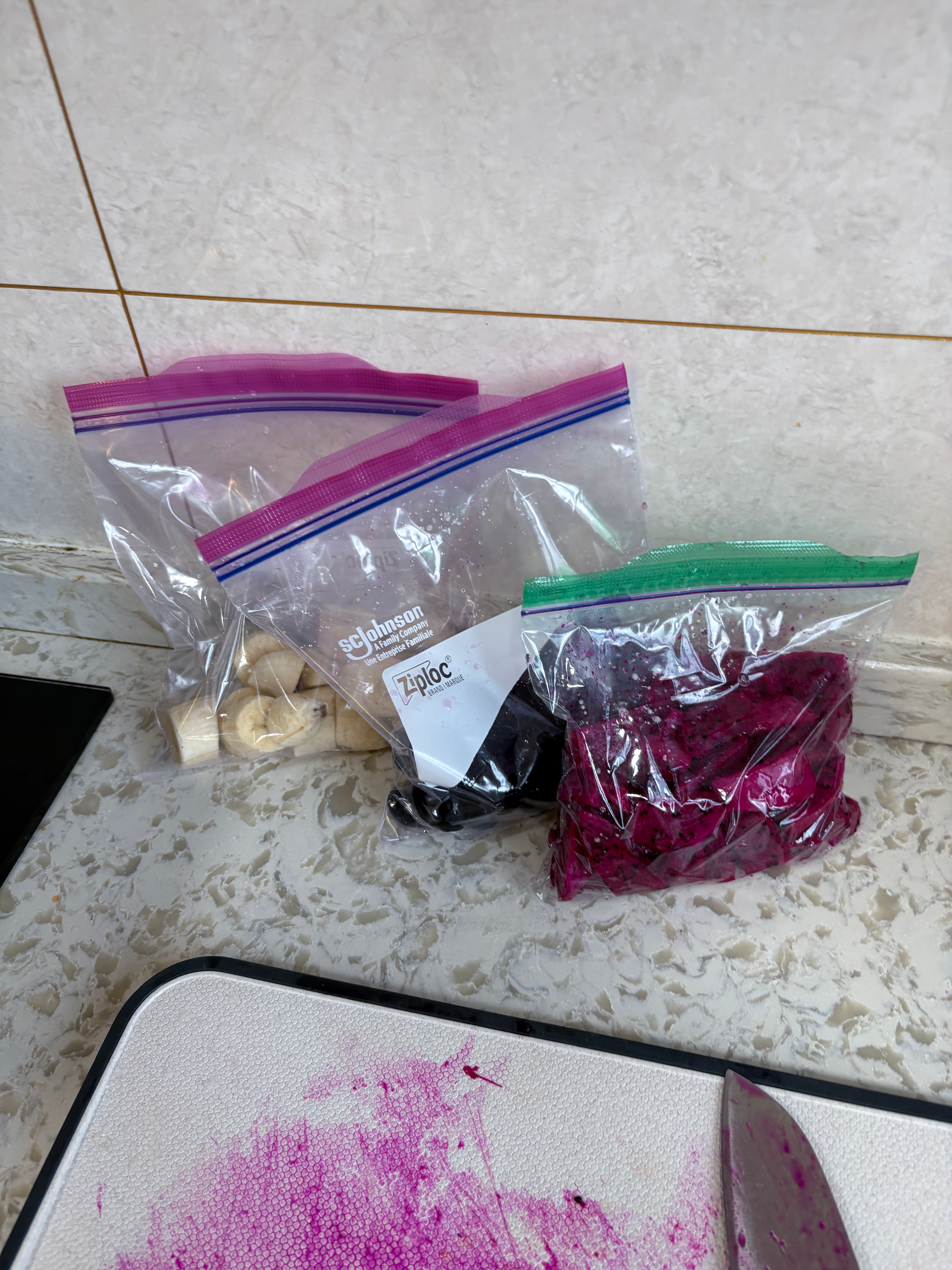 切了点水果 一会做冰沙 