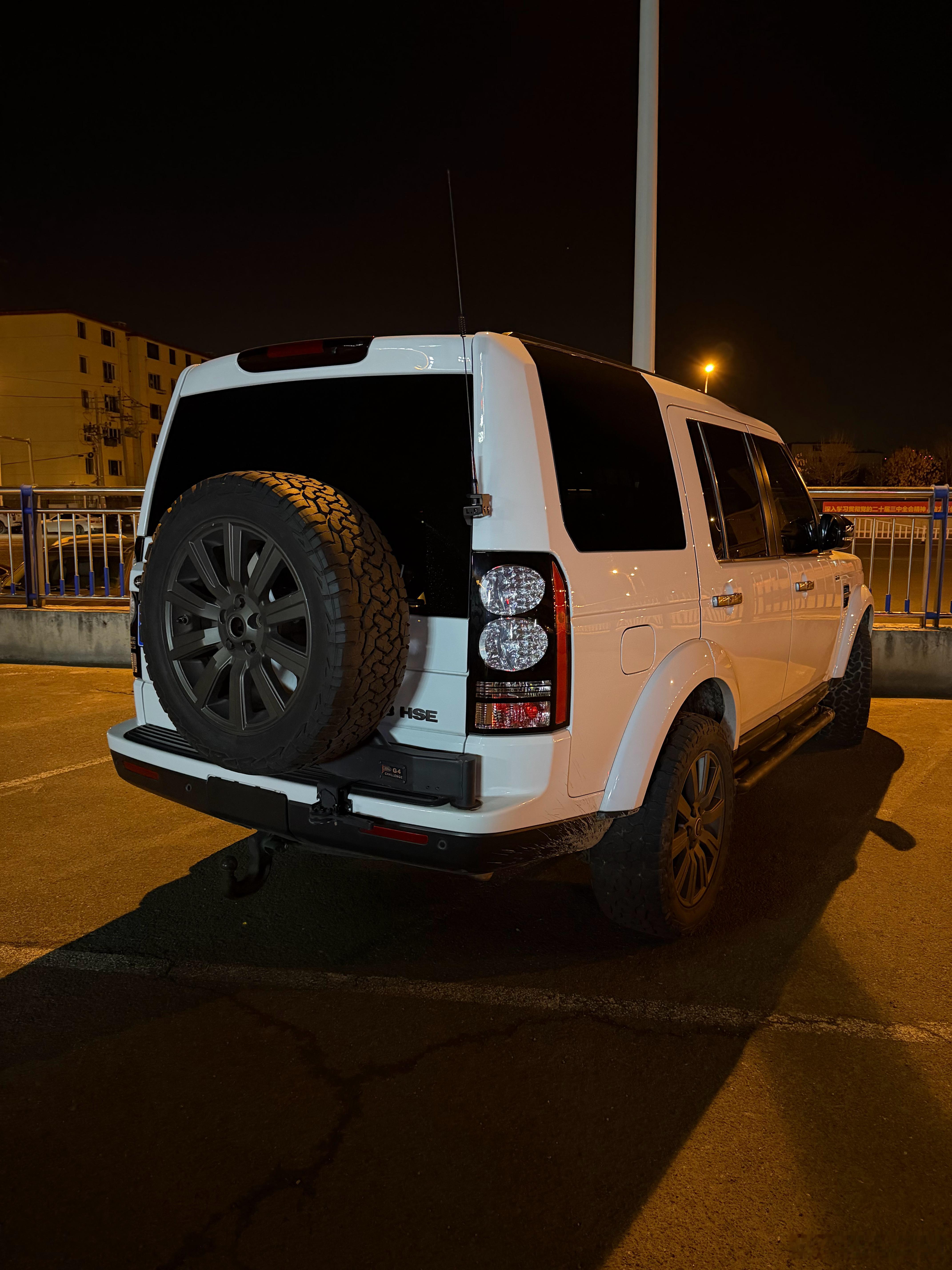 发现四加一个外挂备胎帅！真帅！路虎历史上能排前三的帅车