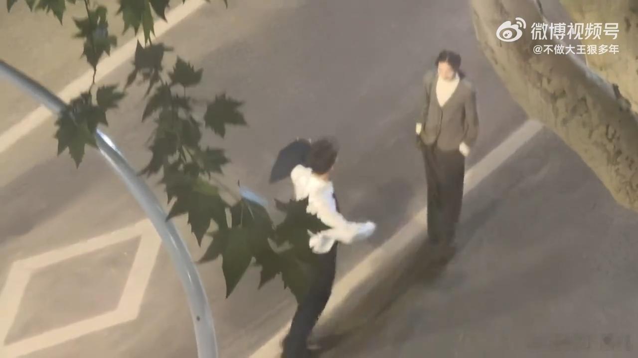 窦骁刘浩存 庄图南李佳该有的样子 关注《主角》路透发现，窦骁状态回勇，刘浩存形象