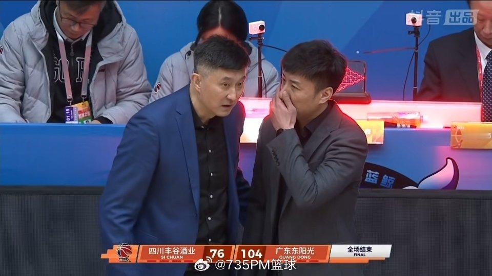 胡明轩26分赛季新高，广东队104-76客场大胜四川。广东男篮战胜四川男篮