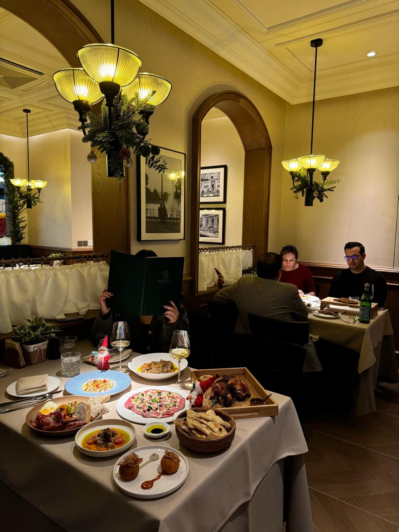 在遥远的意大利，一场因种族歧视引发的风波，奏响了中国人捍卫尊严的激昂乐章，让世界