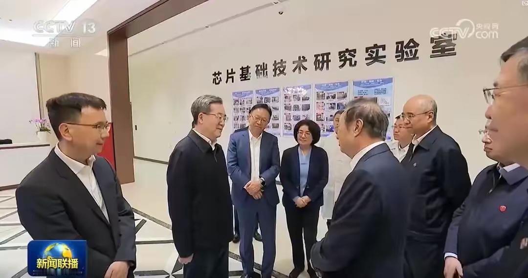真的瞬间就被触动到了，忍不住想好好感慨一番！谁都能看清，华为能一路扛住风雨稳步前