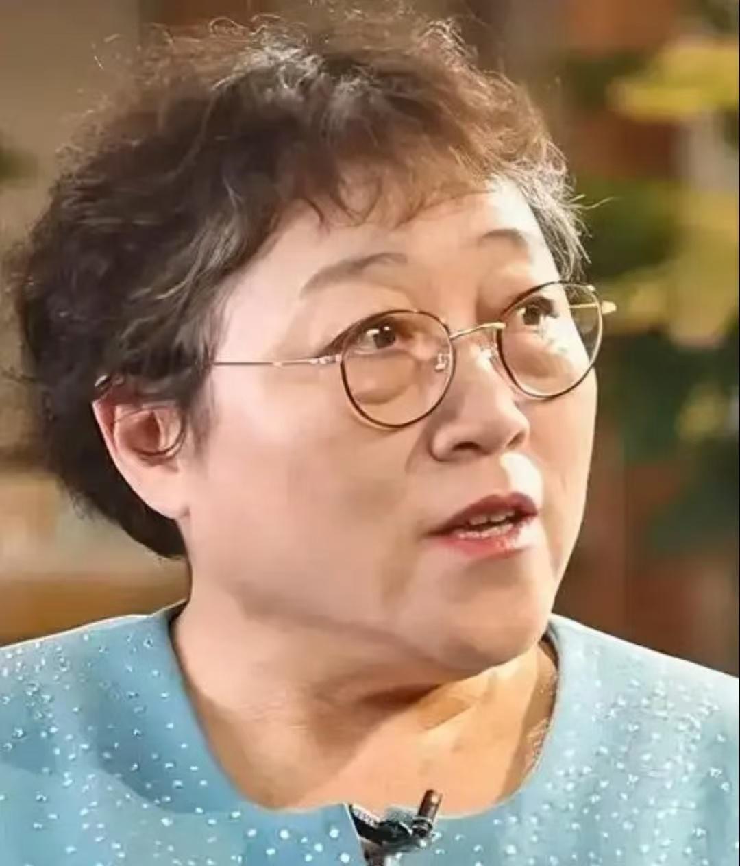 性学专家说:

“女人到死都要牢记：
跟你睡过的男人，他不一定爱你；
跟你发誓的