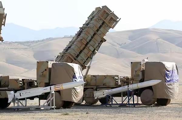 伊朗反击得越狠，美国就越明白一个道理，根本没有能力同中俄两国开战。

伊朗这次反