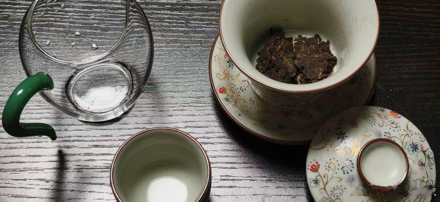 心干净，茶便净茶干净，心更净愿我们：心如琉璃 内外明澈 净无瑕秽