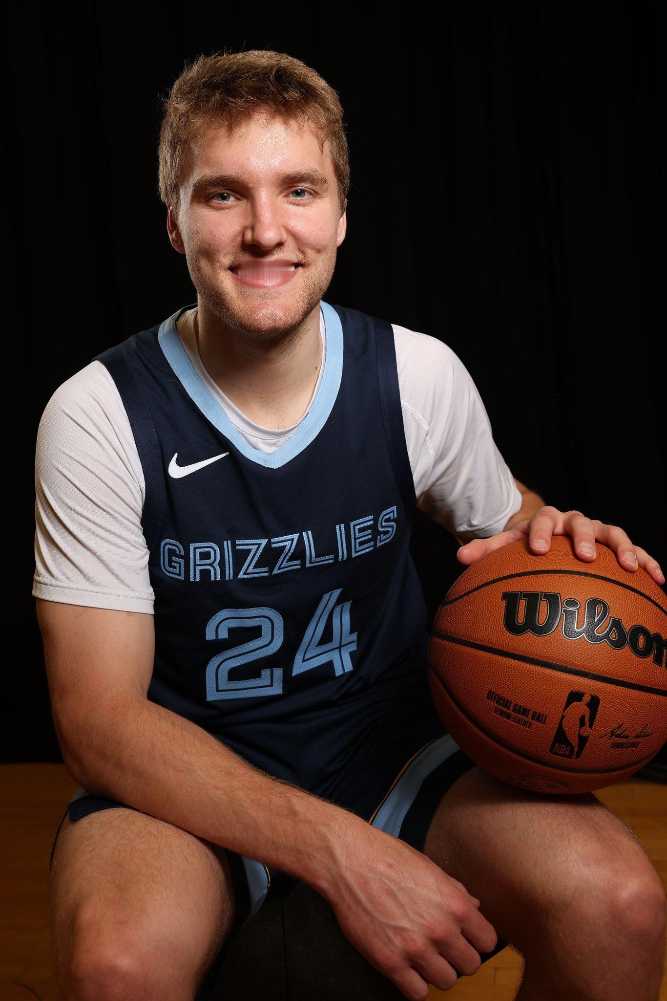 斯潘塞兄弟这赛季是都打出来了今儿马刺真是挖了坨大的105-101被逆转nba