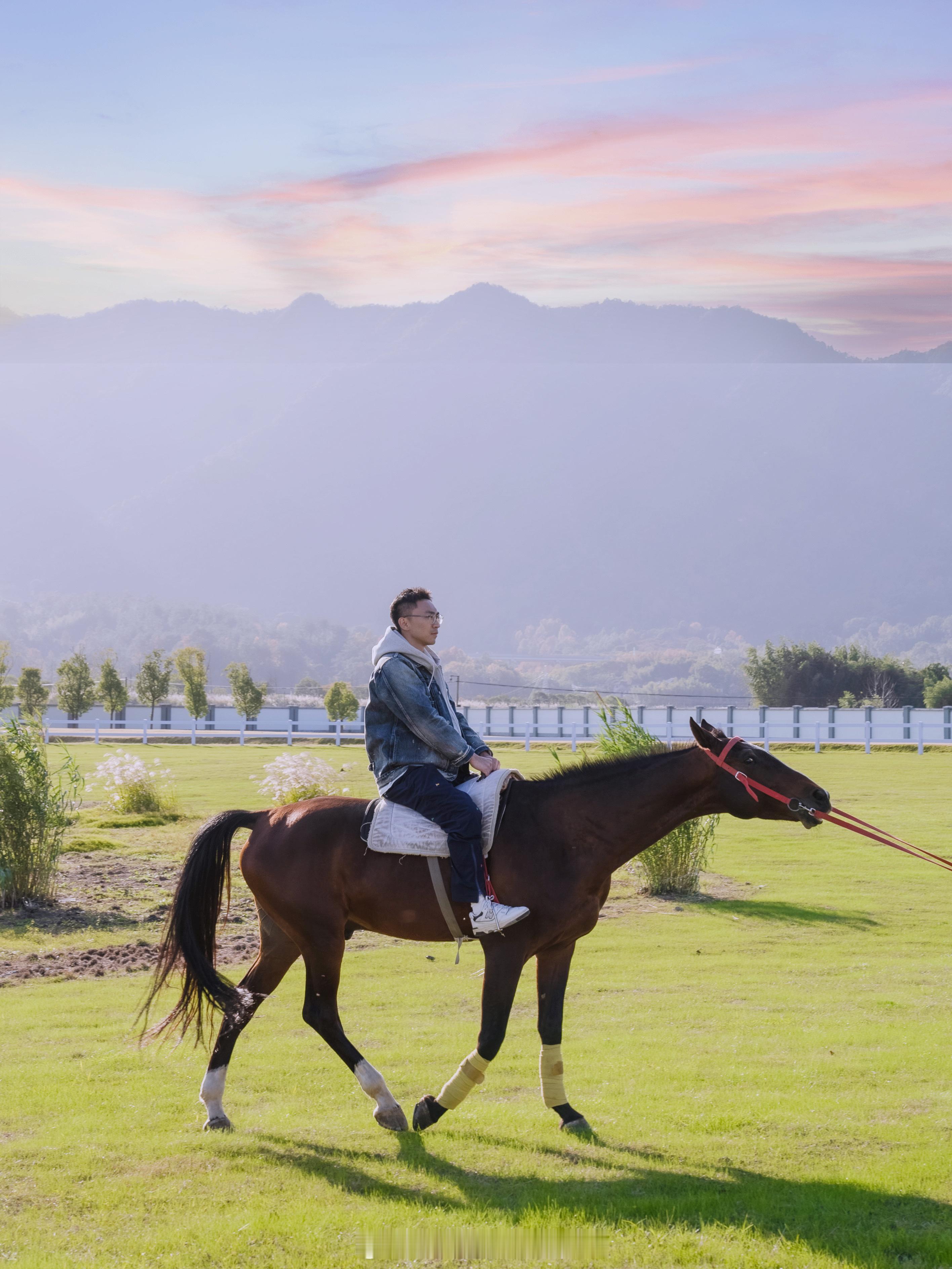 🐎【桐庐马术中心游玩攻略】骑马奔腾，与汗血宝马亲密接触的超燃体验！ 城市巡游记