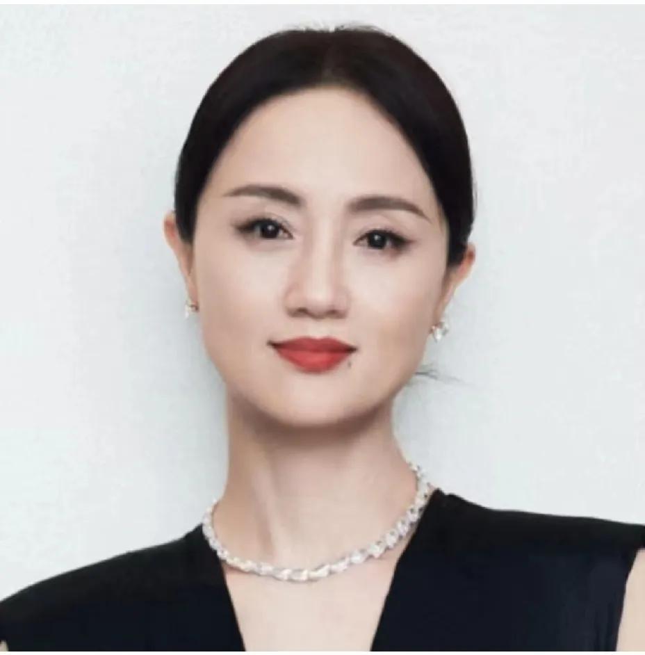 朱媛媛因病去世，抗癌近五年…真是辛苦了。明明还在看她演的电视剧《家有九凤》。不敢