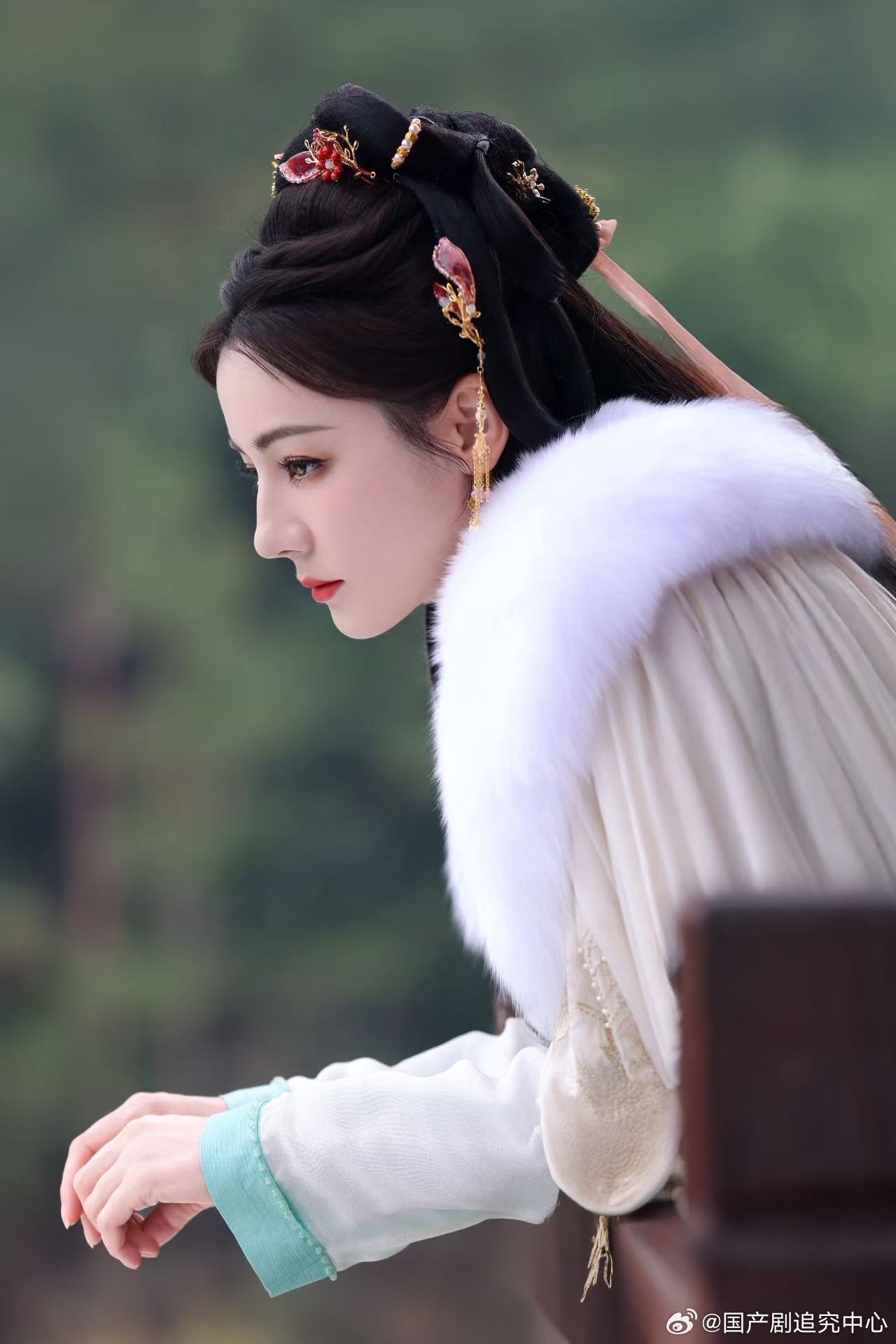 邪恶砂糖橘 窝囊西红柿 看贺思慕随地大小演真的爽🫐🍇🍅白日提灯这剧情太有意