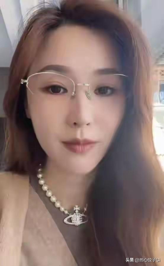 吴佳尼说，我有三个闺蜜嫁豪门。他们离婚，自己带着小孩，1分钱都没有得到，老公都是