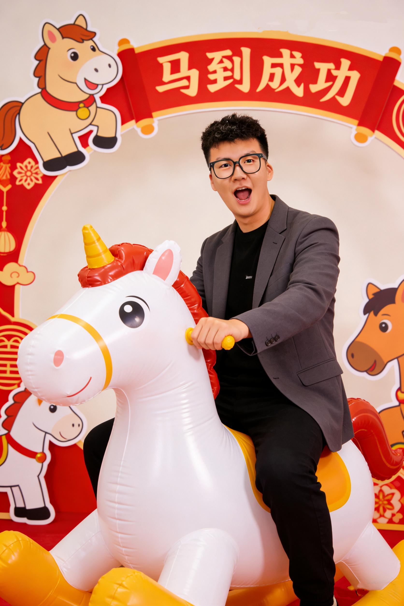 春节AI合拍 今年过年主打一个“宅家深度游”，解锁了陪伴家人的N种姿势，还意外发