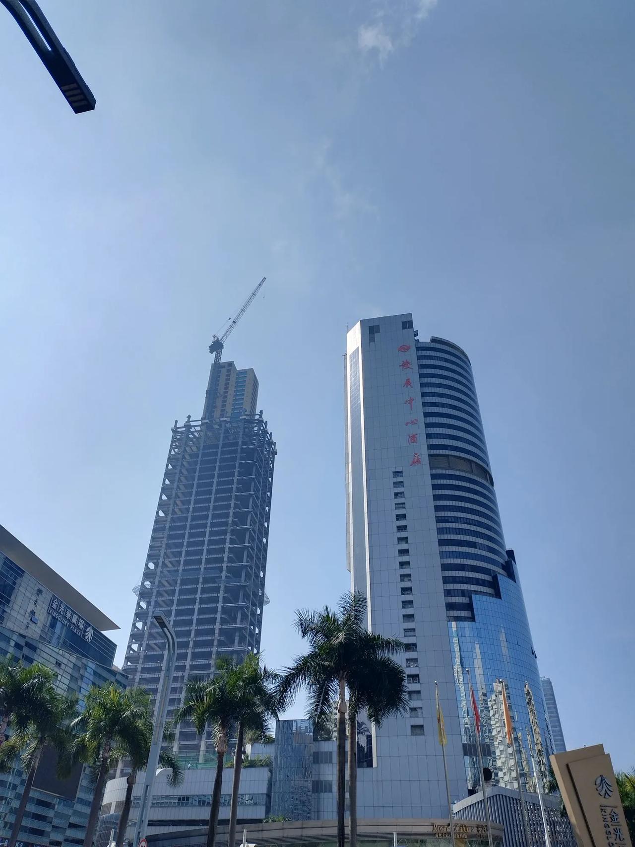 深圳发展中心酒店后面这栋烂尾楼叫什么名字？摆在这里都差不多一年了，好像没动过，谁