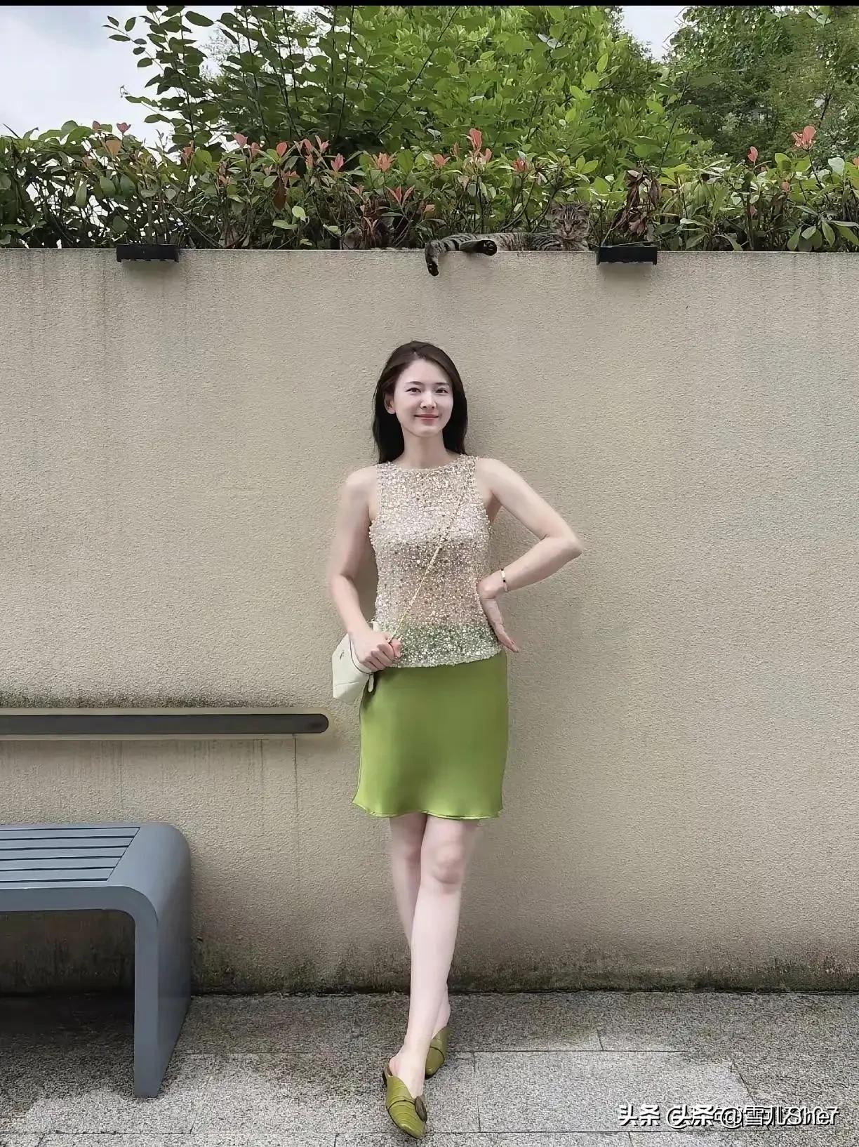 分享美女穿搭服饰